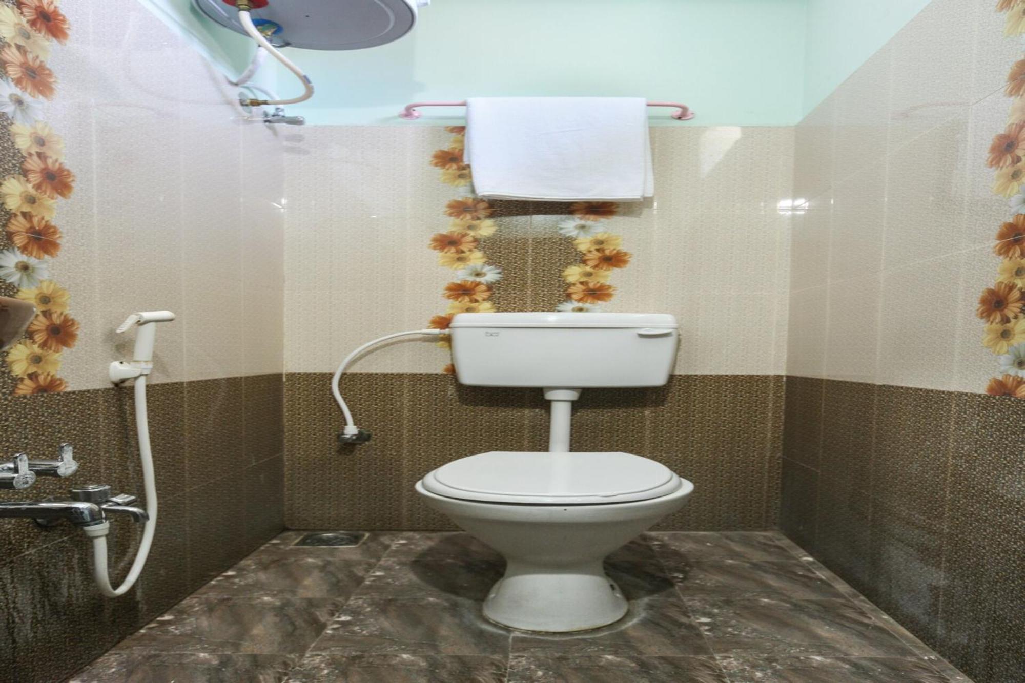 Oyo Modern Guest House Chennai Zewnętrze zdjęcie
